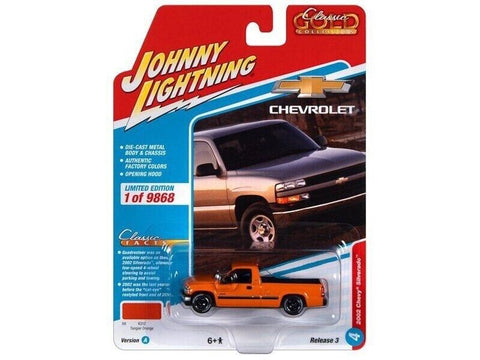 Auto World JLSP281A 1:64 Johnny Lightning 2002 CHEVROLET SILVERADO (TANGIER ORANGE)