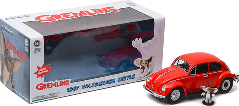 1/24 scale diecast car model of 1967 Volkswagen Beetle with Gizmo Figurine "Gremlins" (1984) Movie die cast model car by Greenlight.