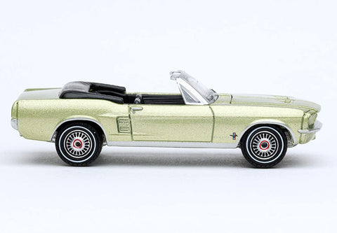 Greenlight 1:64 1967 Ford Mustang Convertible Sports Sprint - Lime Gold (Hobby Exclusive)