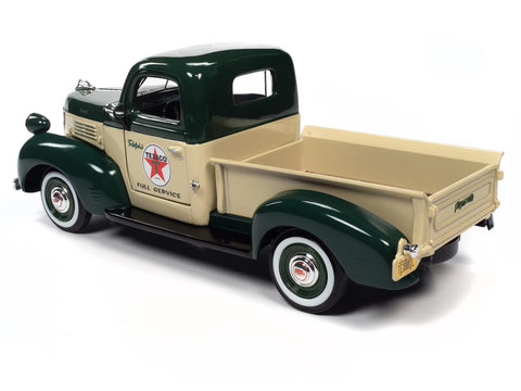 Autoworld 1/24 Scale - 1941 Plymouth Pick-Up Truck Texaco + Vintage Sign